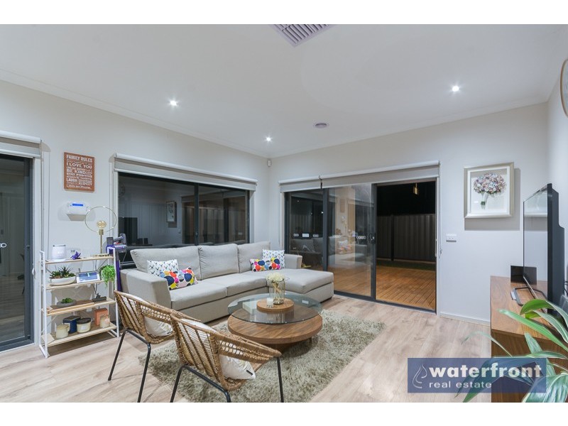 18 Barnsley Street, Truganina VIC 3029