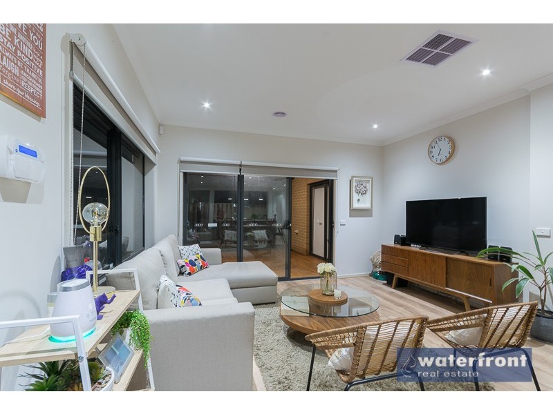 18 Barnsley Street, Truganina VIC 3029