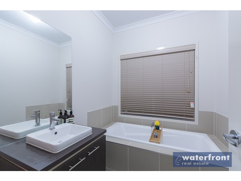 18 Barnsley Street, Truganina VIC 3029