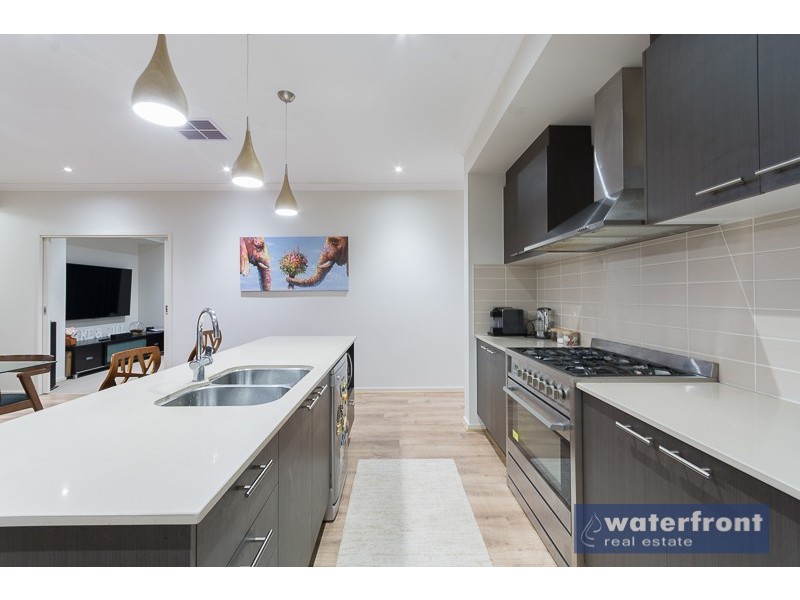 18 Barnsley Street, Truganina VIC 3029