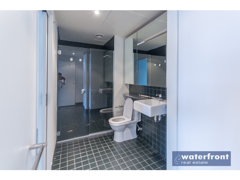 804/18 Waterview Walk, Docklands VIC 3008