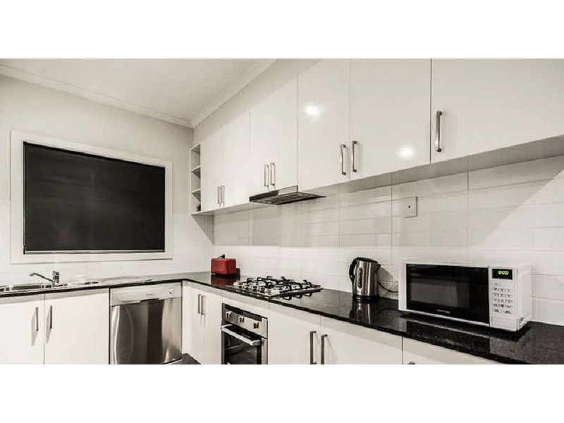 2/39 Wood Street, Avondale Heights VIC 3034