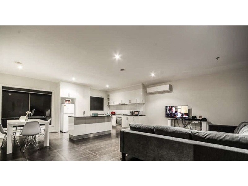 2/39 Wood Street, Avondale Heights VIC 3034