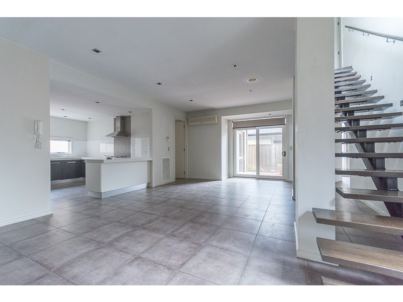 18 Cremorne Street, Sanctuary Lakes VIC 3030