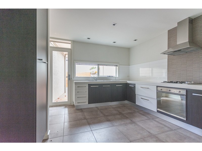 18 Cremorne Street, Sanctuary Lakes VIC 3030