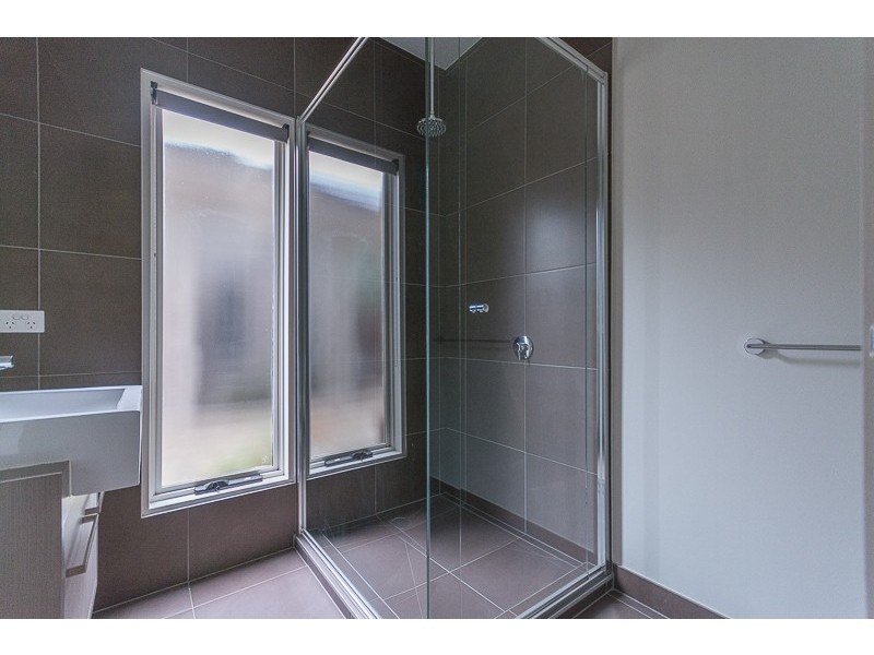 18 Cremorne Street, Sanctuary Lakes VIC 3030