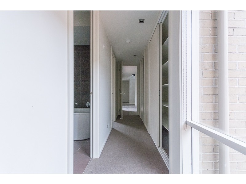 18 Cremorne Street, Sanctuary Lakes VIC 3030