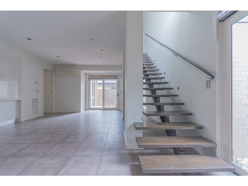 18 Cremorne Street, Sanctuary Lakes VIC 3030