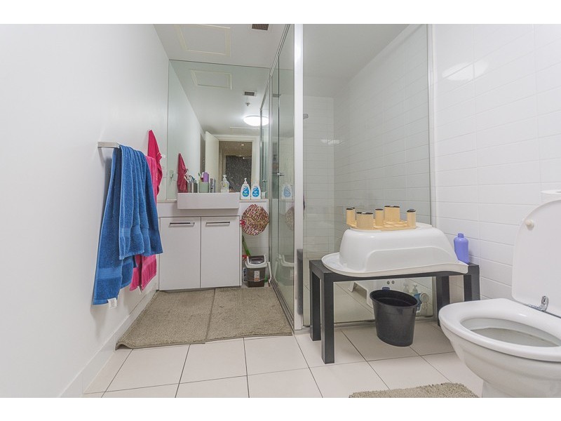 1416/100 Harbour Esplanade, Docklands VIC 3008