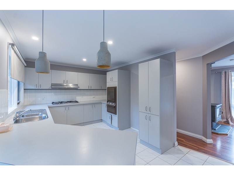 7 Ketwick Court, Sydenham VIC 3037