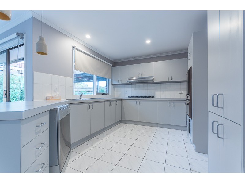 7 Ketwick Court, Sydenham VIC 3037