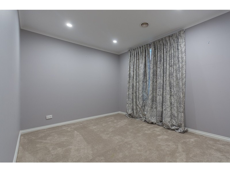 7 Ketwick Court, Sydenham VIC 3037