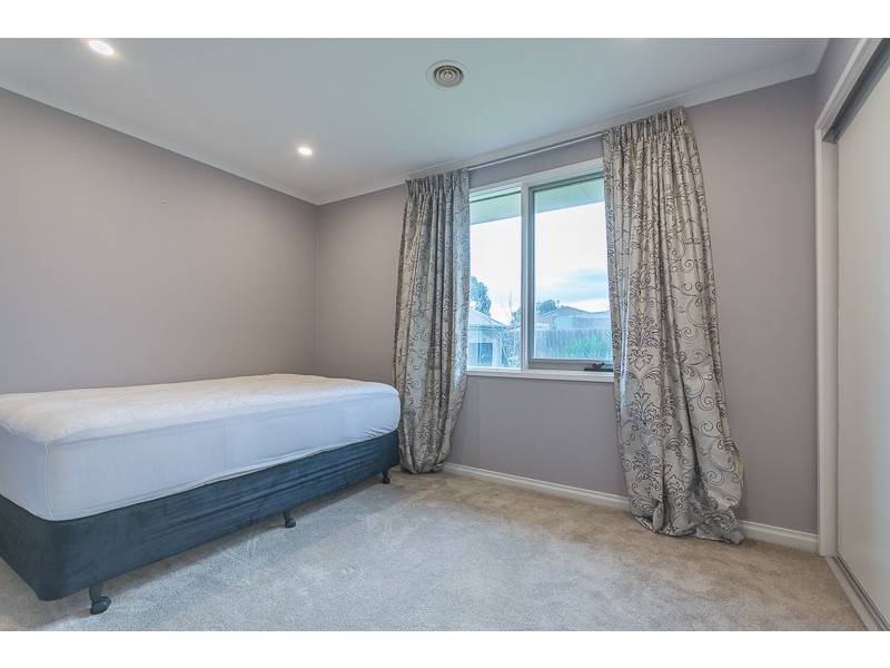 7 Ketwick Court, Sydenham VIC 3037