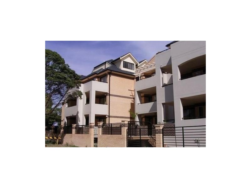 33 EASTBOURNE ROAD, Homebush West NSW 2140