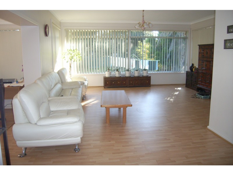 8 Suva Crescent, Greenacre NSW 2190