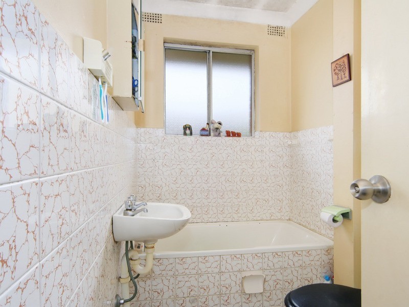 37 Mckern Street, Campsie NSW 2194