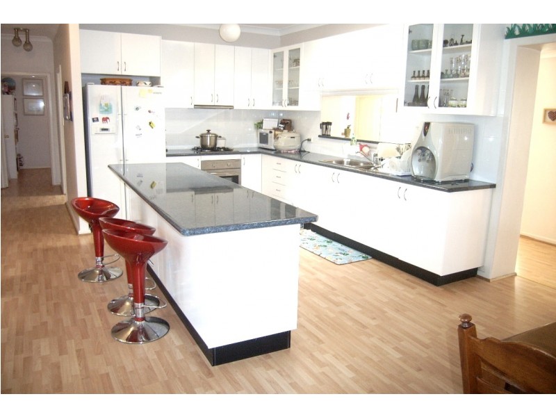 8 Suva Crescent, Greenacre NSW 2190