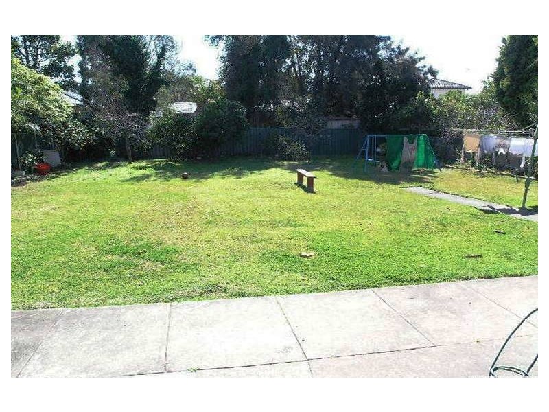 8 Suva Crescent, Greenacre NSW 2190