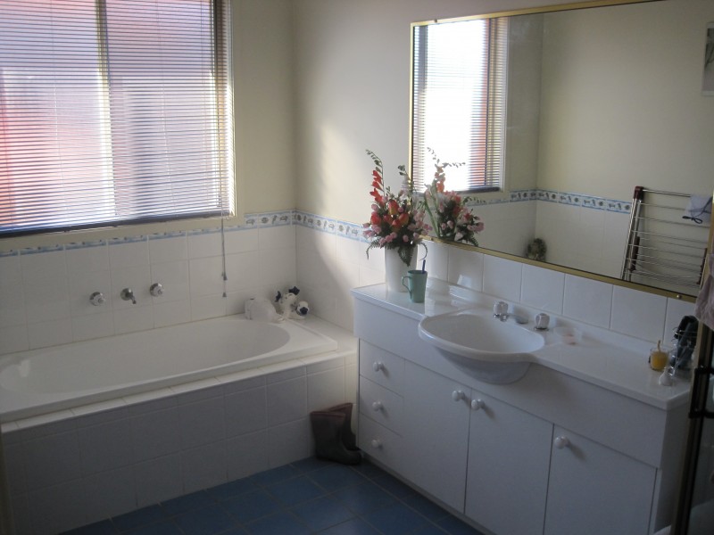 5 NATALIE STREET, Casula NSW 2170