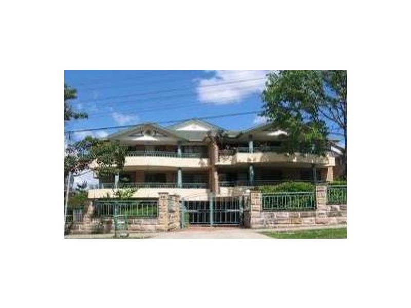 13/10  BERESFORD RD, Strathfield NSW 2135