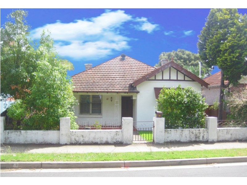 42 Loftus Crescent, Homebush NSW 2140