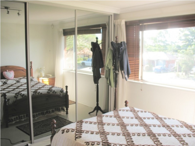 91 Oak Drive, Georges Hall NSW 2198