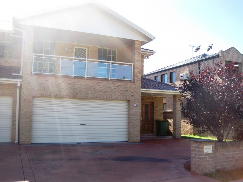 27 Owen St, Wentworthville NSW 2145
