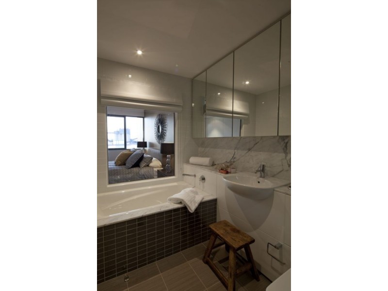 15 Honeysuckle Drv, Newcastle NSW 2300