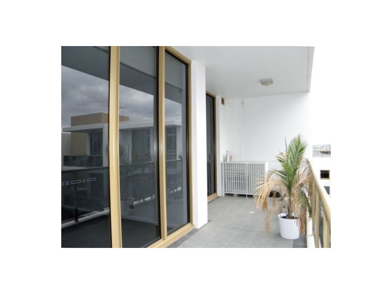 918/89 Shoreline Drive (Cnr Meredith St), Rhodes NSW 2138