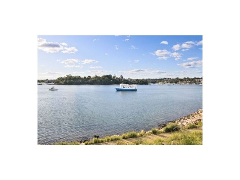 105 Peninsula Drive, Breakfast Point NSW 2137