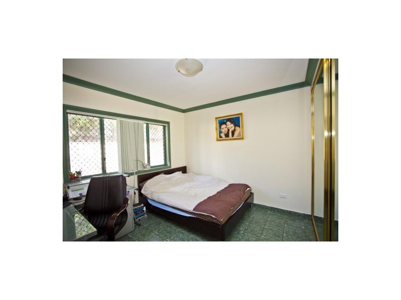 3/80 Boronia Rd, Greenacre NSW 2190