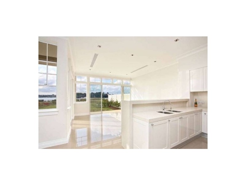 105 Penninsula Drive, Breakfast Point NSW 2137