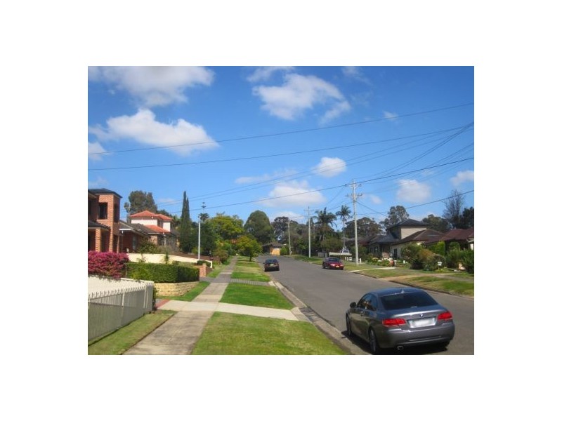 13 Preston Road, Old Toongabbie NSW 2146