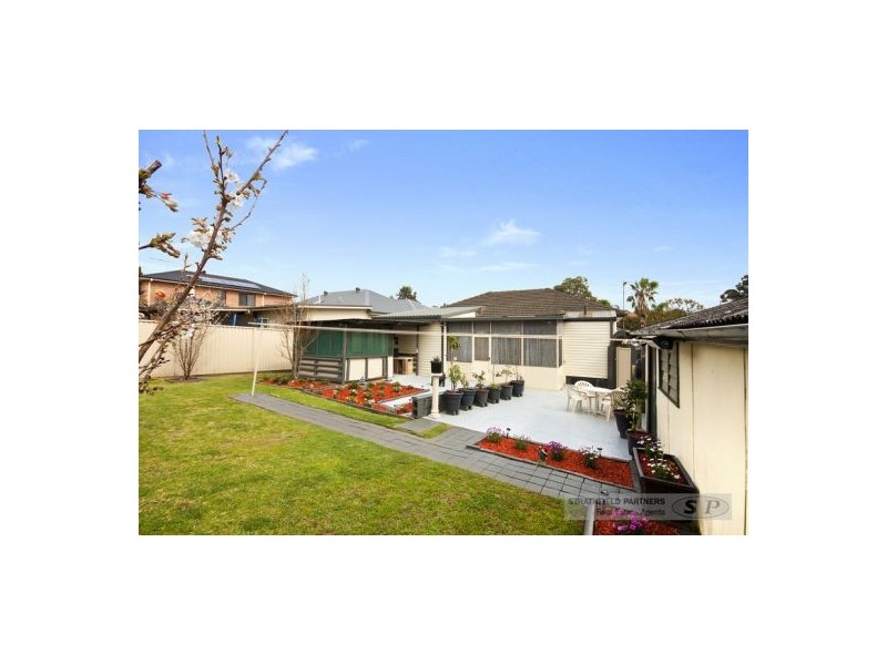 13 Preston Road, Old Toongabbie NSW 2146