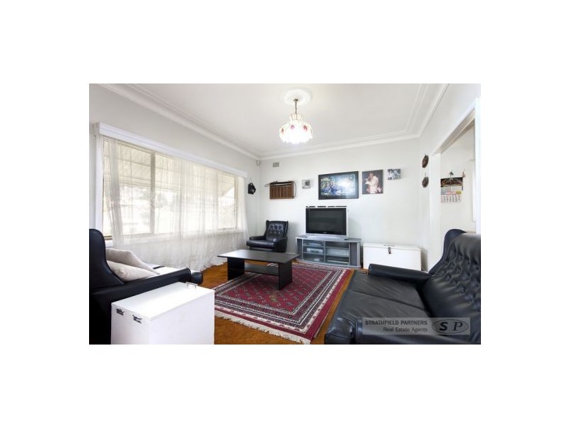 13 Preston Road, Old Toongabbie NSW 2146