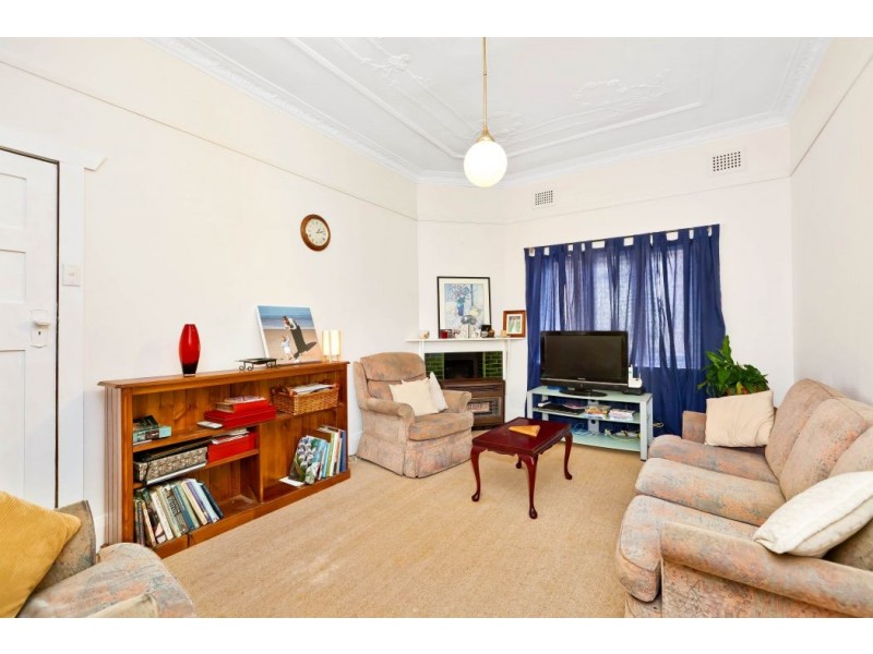 14 Bennett Av, Strathfield South NSW 2136