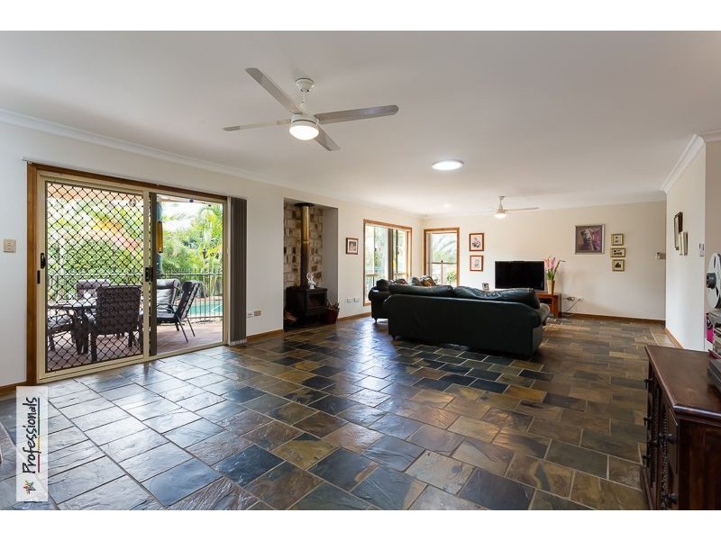 18 Queensbury Court, Wellington Point QLD 4160