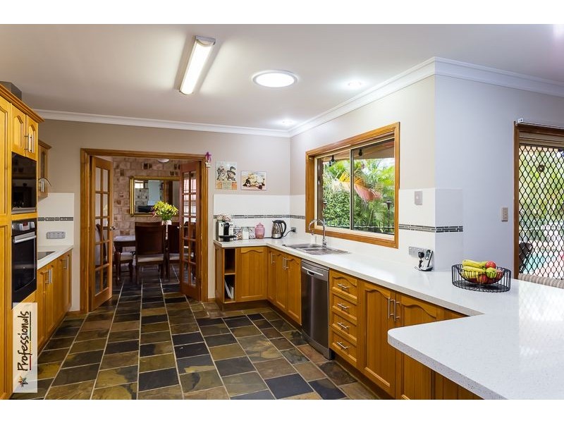 18 Queensbury Court, Wellington Point QLD 4160