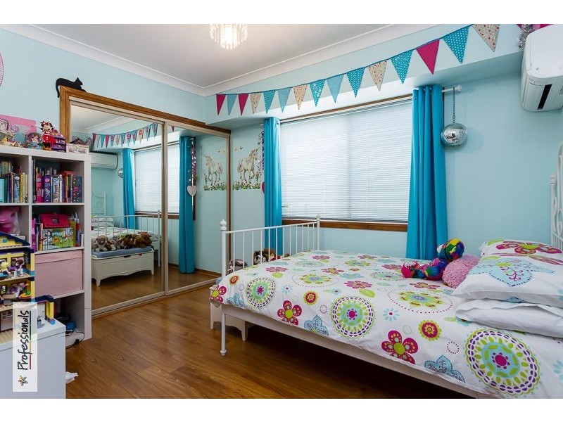 18 Queensbury Court, Wellington Point QLD 4160