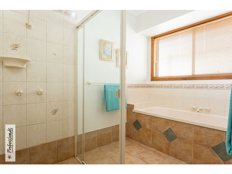 18 Queensbury Court, Wellington Point QLD 4160