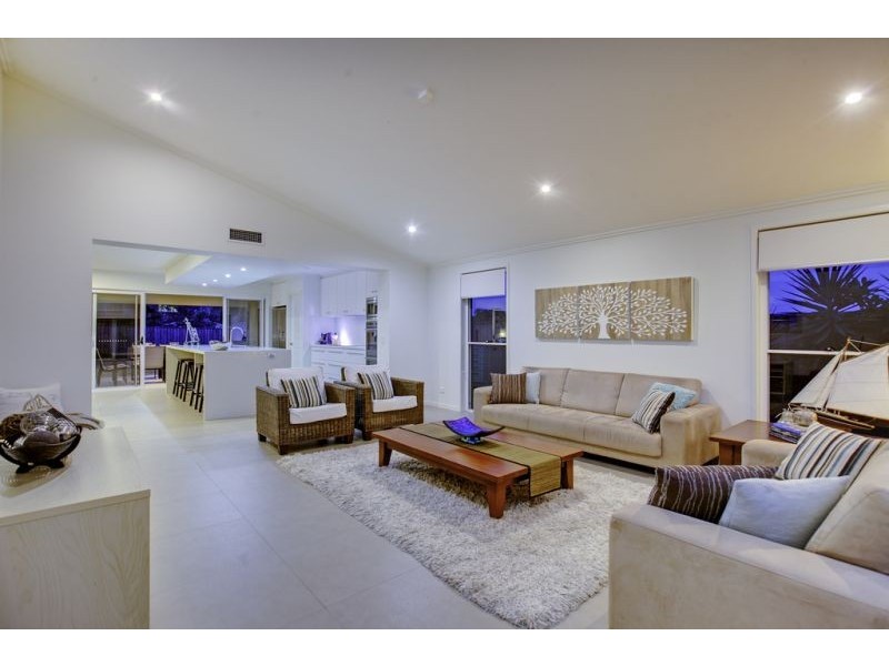 16 Como Street, Ormiston QLD 4160