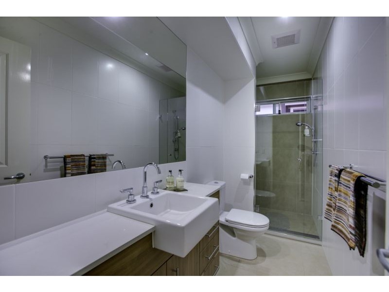 16 Como Street, Ormiston QLD 4160
