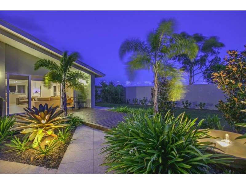 16 Como Street, Ormiston QLD 4160