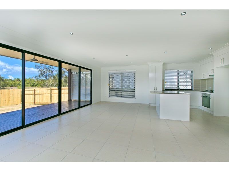 61 Ferry Road, Thorneside QLD 4158