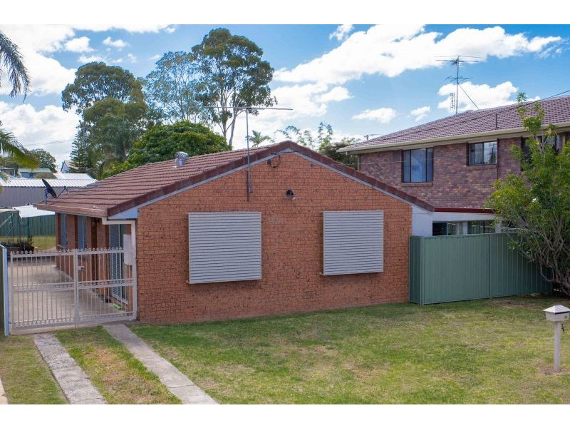 16 Tina Street, Redland Bay QLD 4165