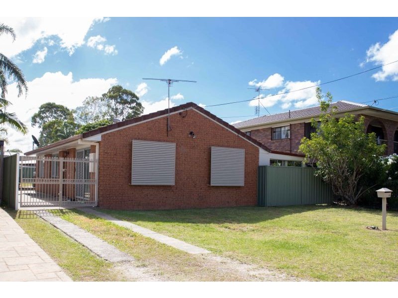16 Tina Street, Redland Bay QLD 4165