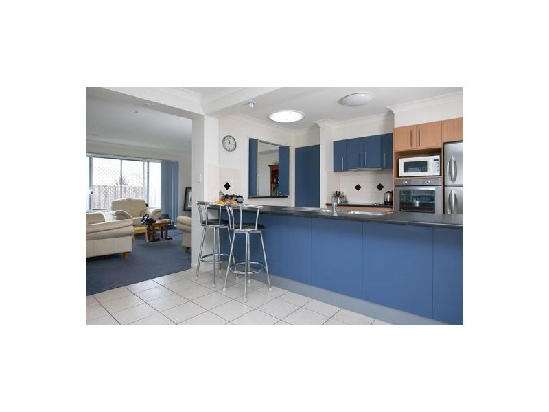 4 Caswell Crescent, Redland Bay QLD 4165