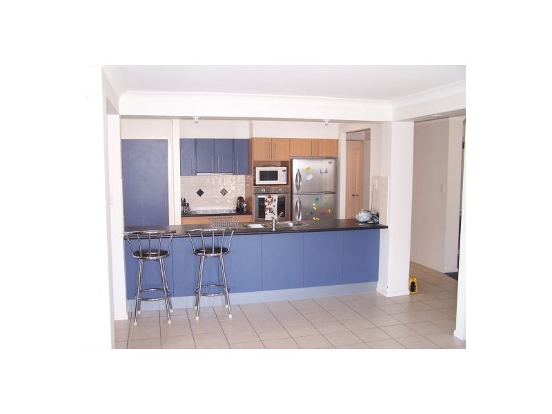 4 Caswell Crescent, Redland Bay QLD 4165