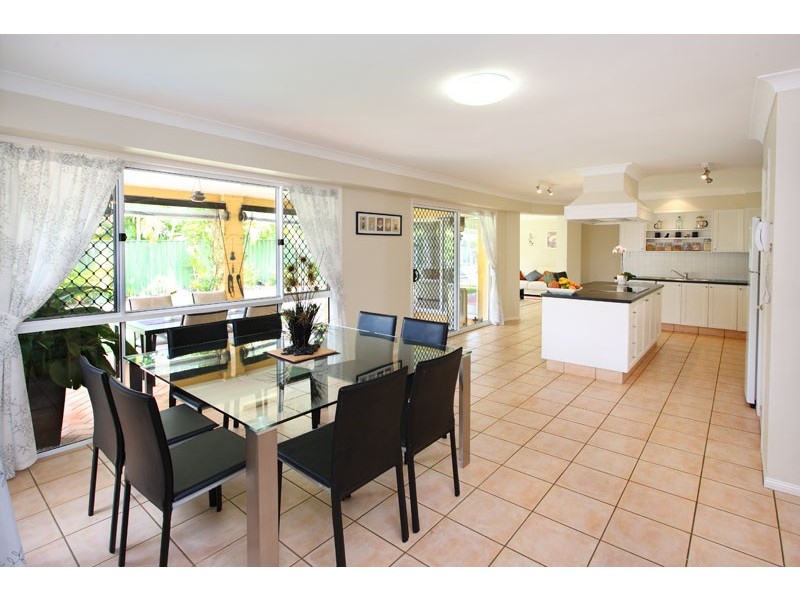 8 Wells Court, Ormiston QLD 4160