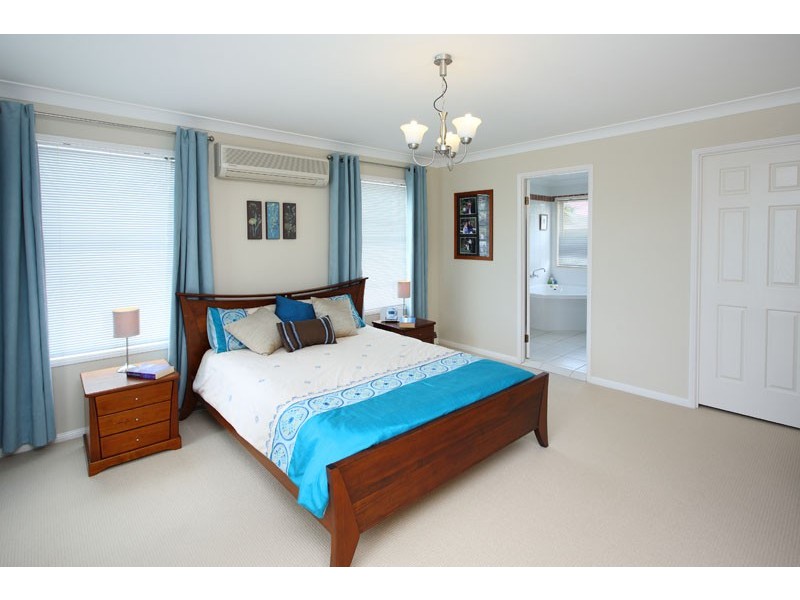 8 Wells Court, Ormiston QLD 4160